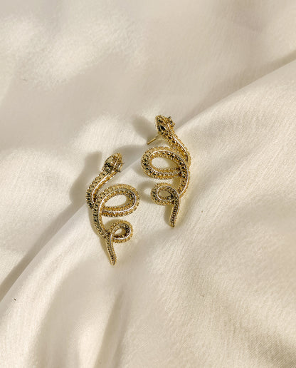 MEDUSA Gold - Serpent stud earrings