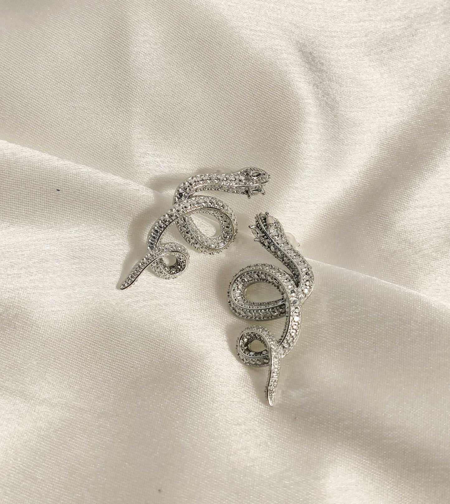 MEDUSA Silver - Serpent stud earrings