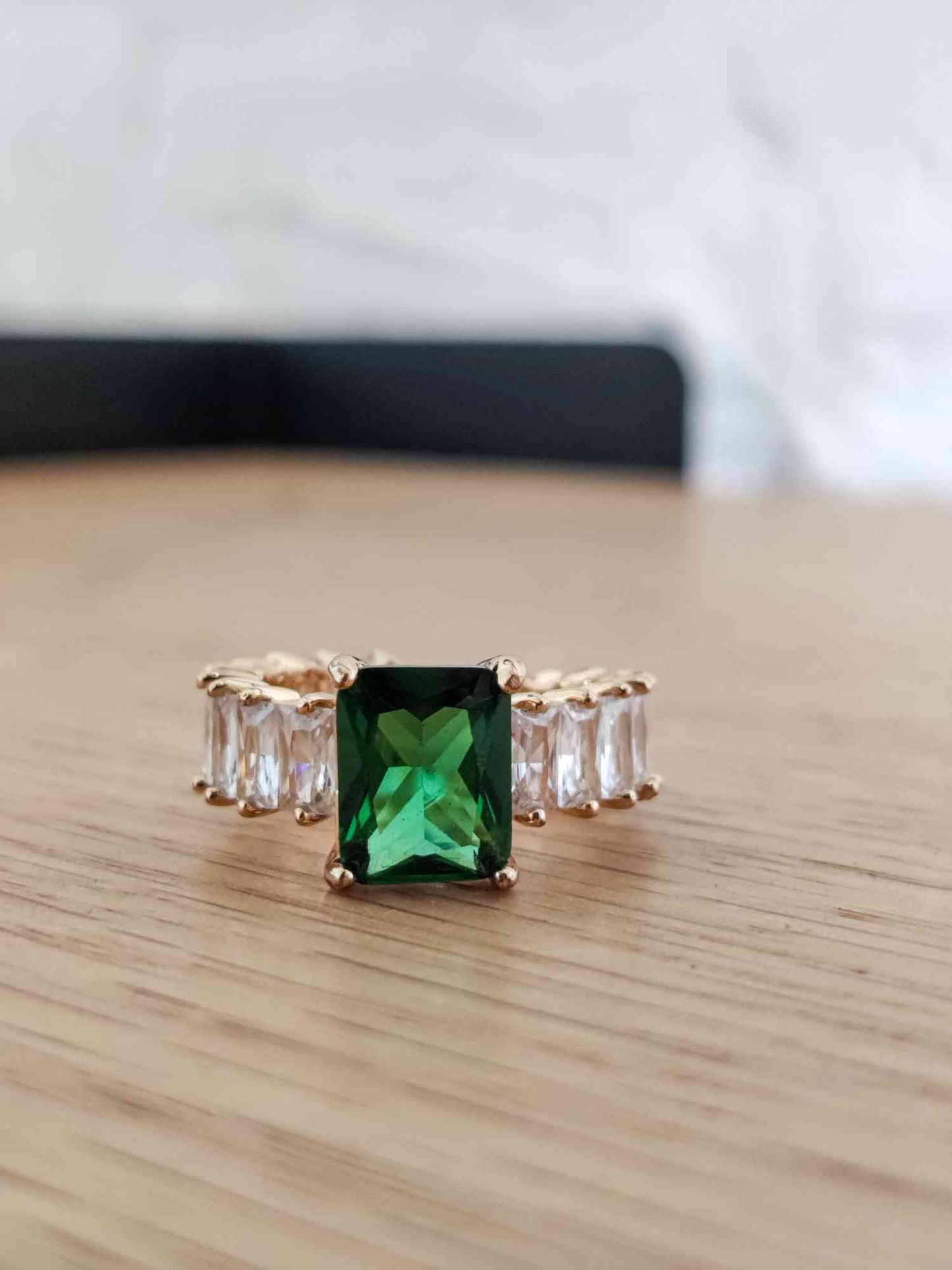 Lisa Emerald - Adjustable Ring