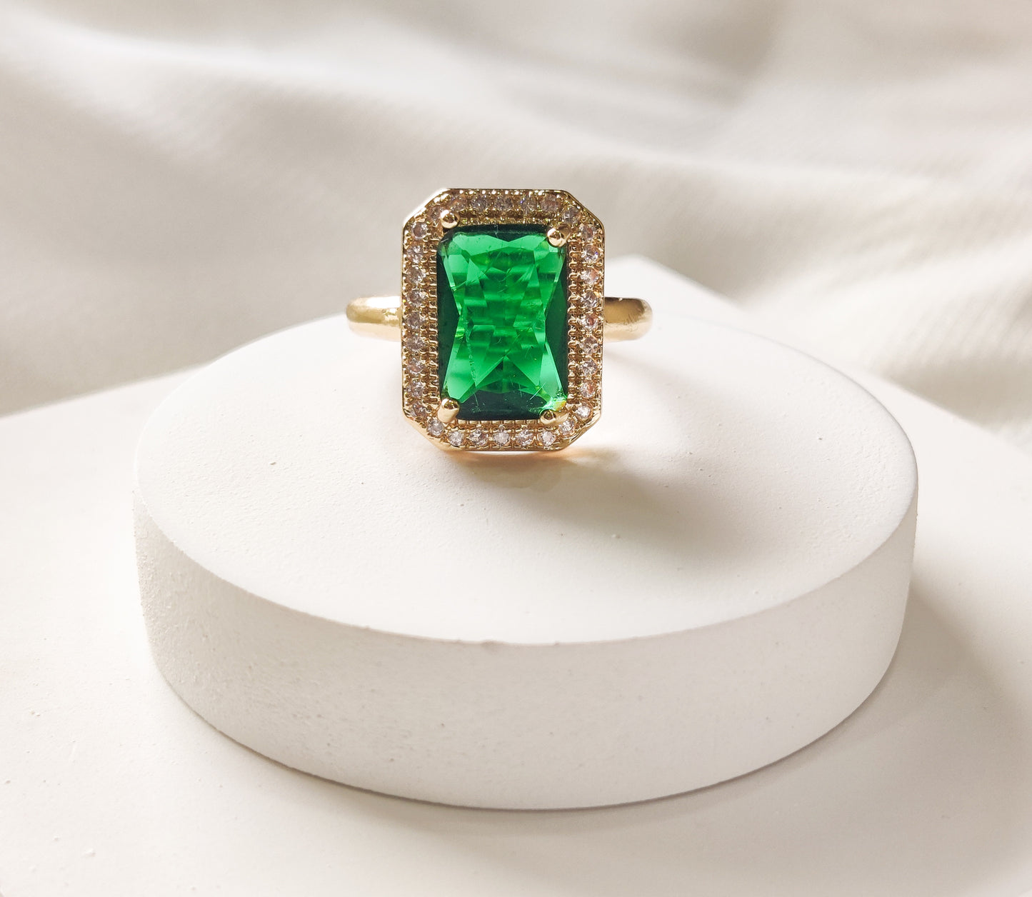 Emerald Luxe Ring