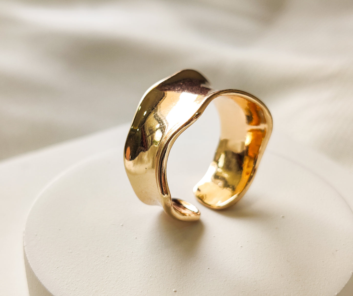 Abstract gold band ring