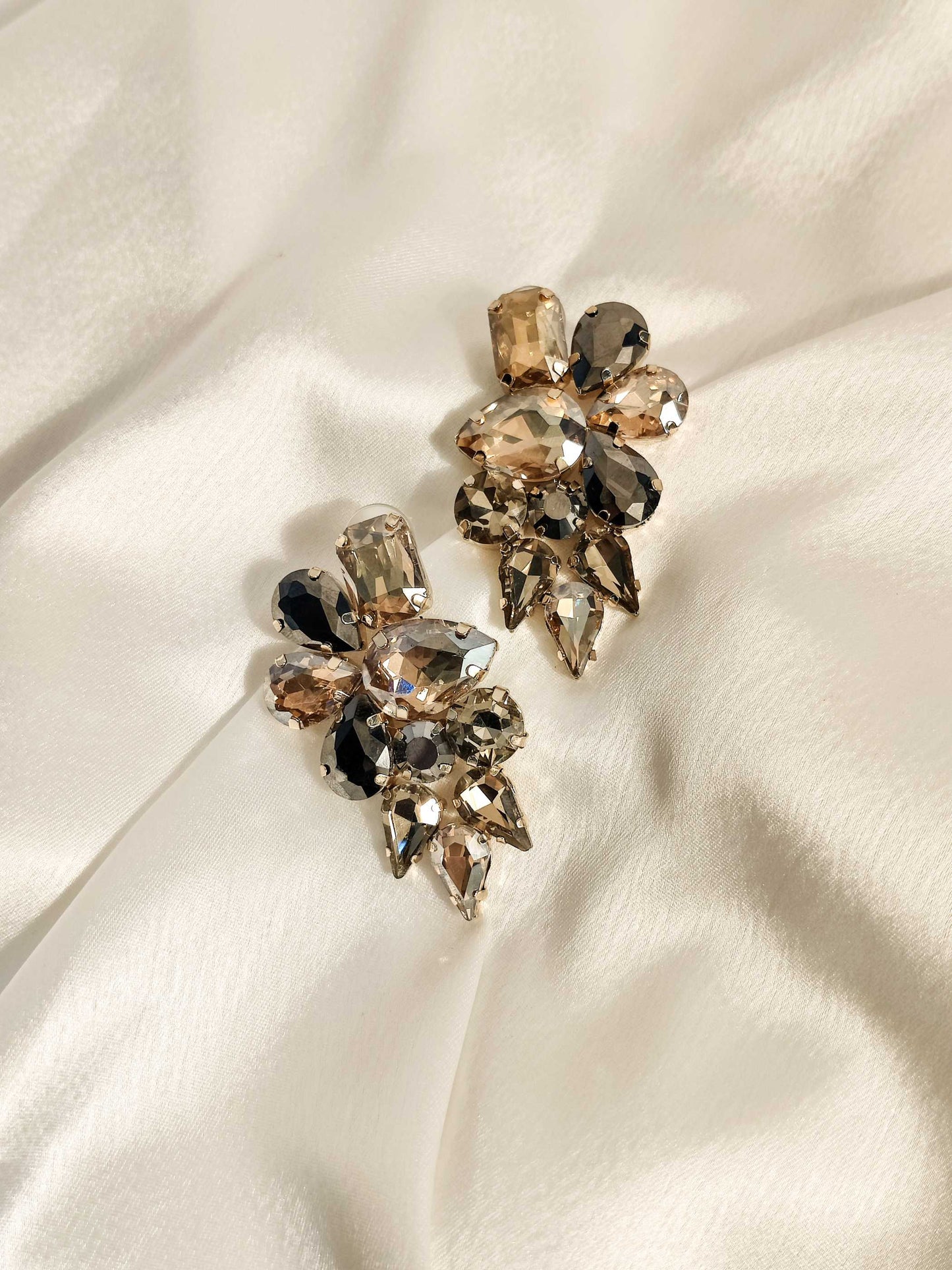 LILY Brown - Glass Crystal Studs